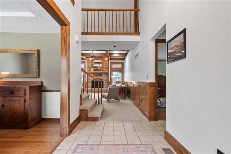 6732 Clairborne Rd, Shawnee, KS 66217