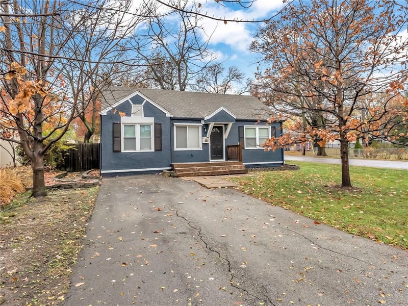 5700 Walmer St, Mission, KS 66202