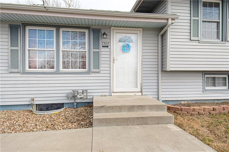7307 Winter Ave, Kansas City, MO 64152