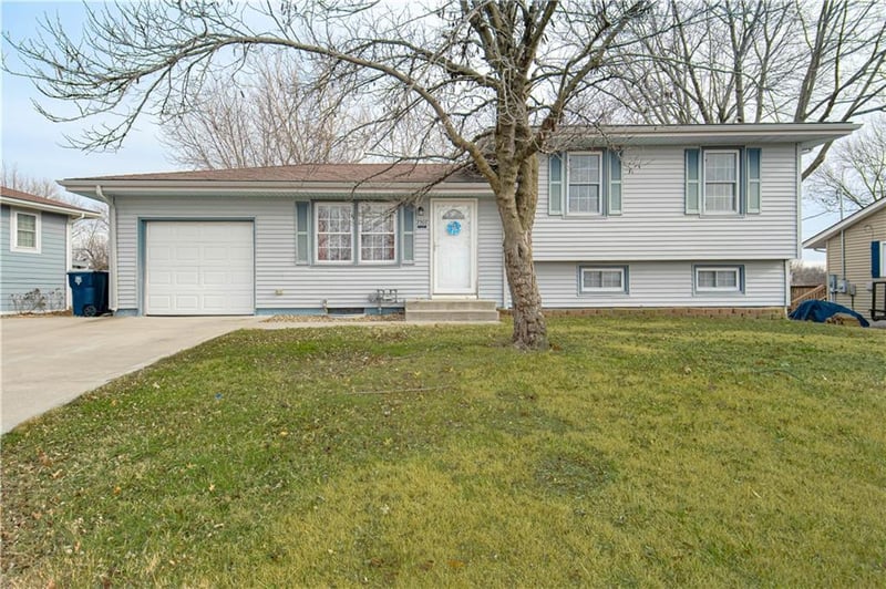 7307 Winter Ave, Kansas City, MO 64152