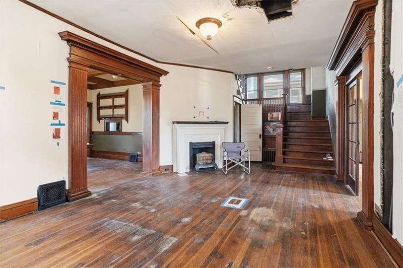 3846 Charlotte St, Kansas City, MO 64109