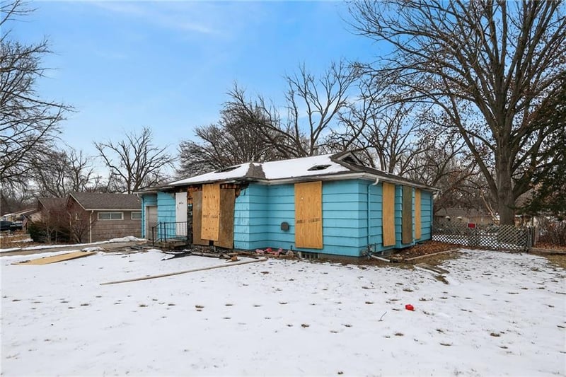 10427 Richmond Ave, Kansas City, MO 64134