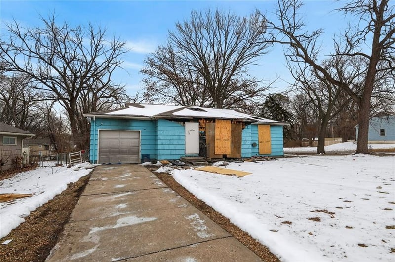 10427 Richmond Ave, Kansas City, MO 64134