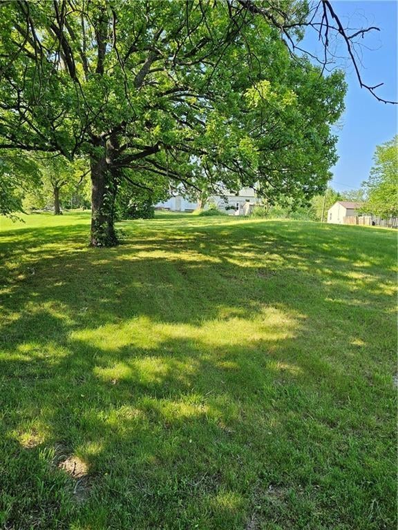 30720 W 83rd St, De Soto, KS 66018