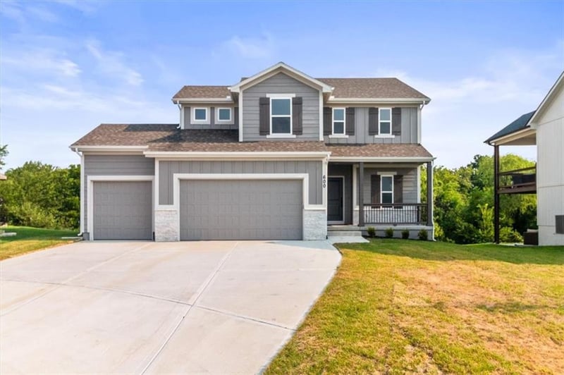 600 Valley Dr, Grain Valley, MO 64029