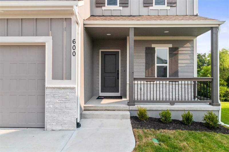 600 SW Valley Dr, Grain Valley, MO 64029