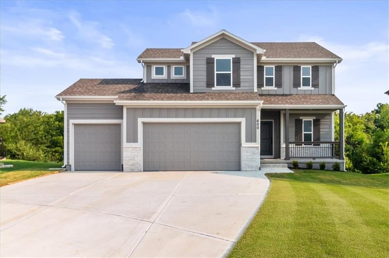 600 SW Valley Dr, Grain Valley, MO 64029