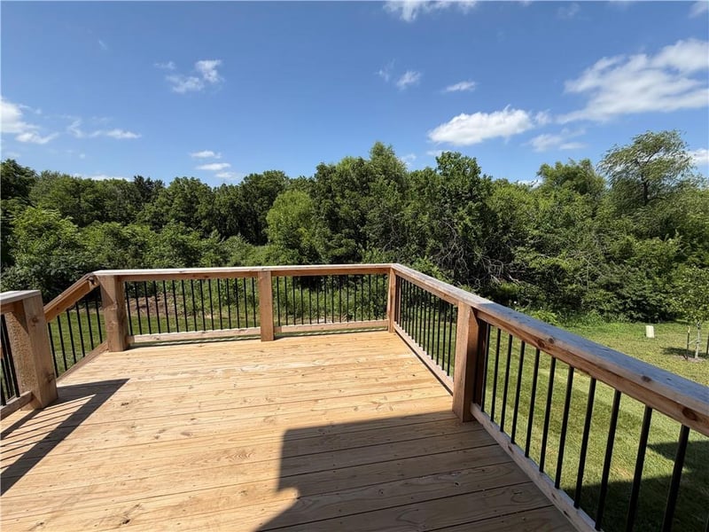 600 Valley Dr, Grain Valley, MO 64029