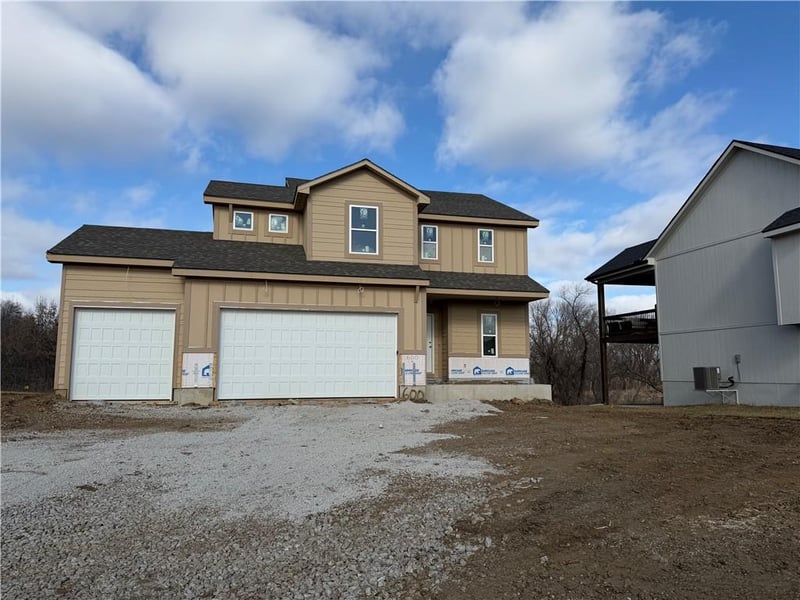 600 Valley Dr, Grain Valley, MO 64029