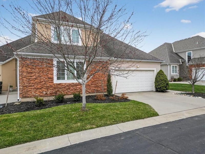 6915 W 129th Pl, Overland Park, KS 66209