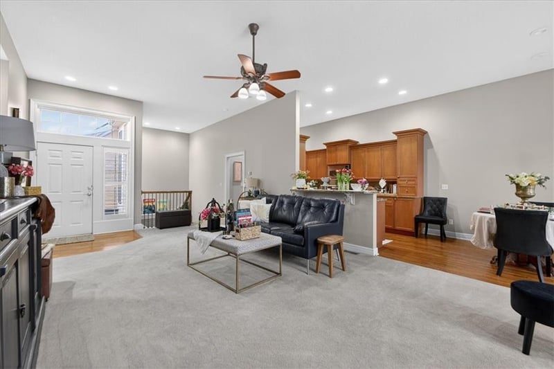 6915 W 129th Pl, Overland Park, KS 66209