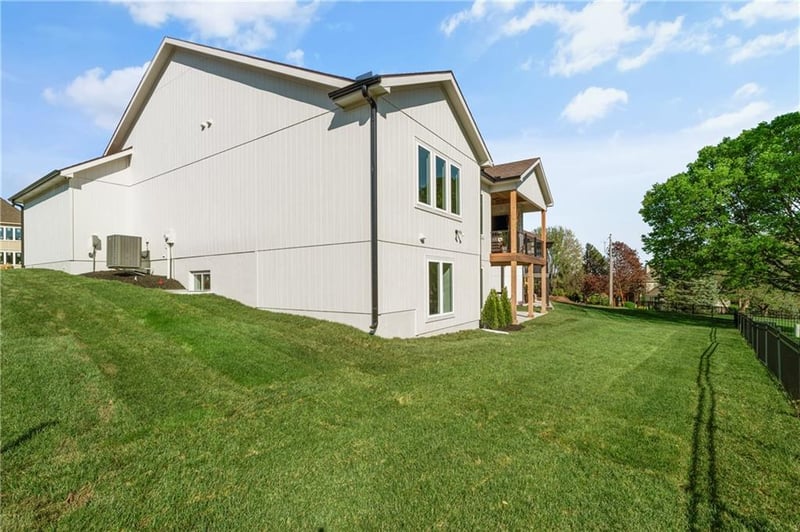 1512 Park Springs Ter, Lee's Summit, MO 64064