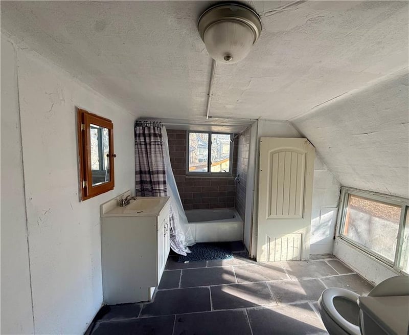 2335 Chelsea Ave, Kansas City, MO 64127