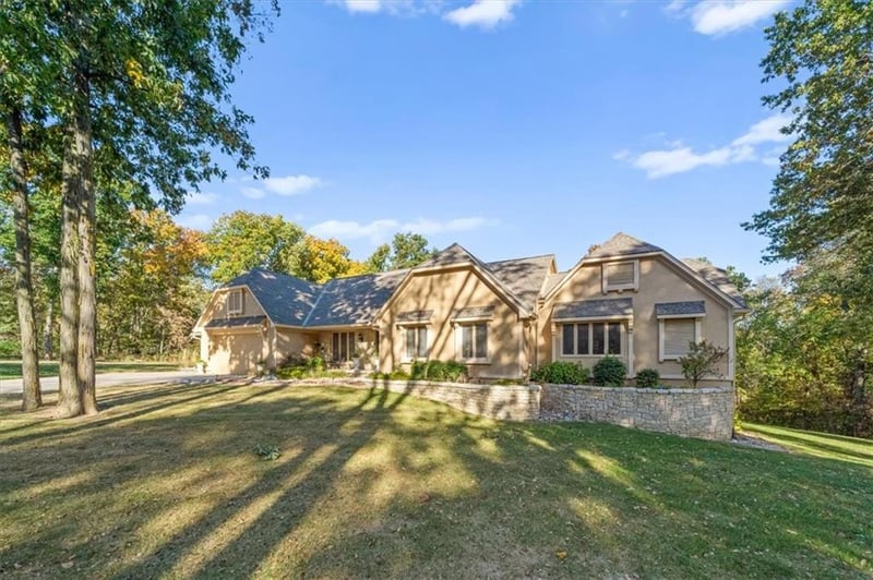 26104 99th St, Lee's Summit, MO 64086