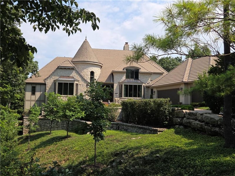 10504 Highland Ln, Olathe, KS 66061