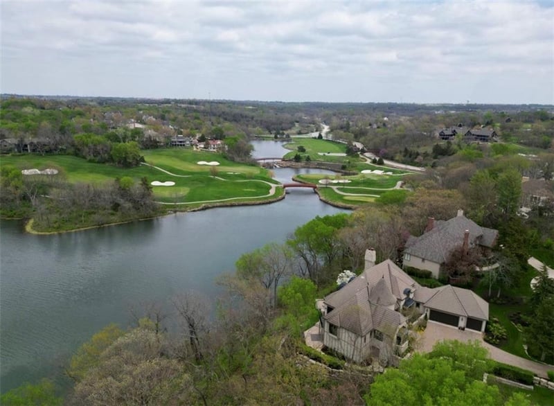 10504 Highland Ln, Olathe, KS 66061