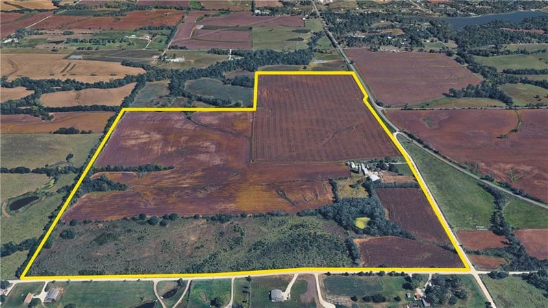 17210 Hemphill Rd, Bonner Springs, KS 66012