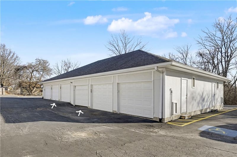 8001 Westridge Rd #102, Raytown, MO 64138
