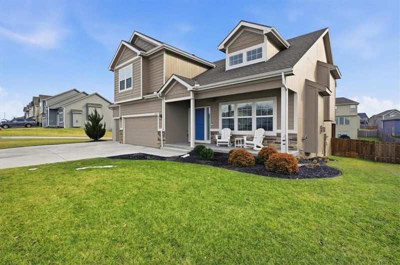 2121 Sycamore St, Leavenworth, KS 66048