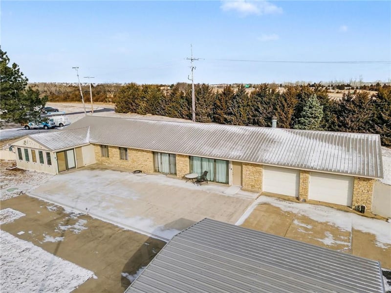 12100 Hedge Lane Ter, Olathe, KS 66061