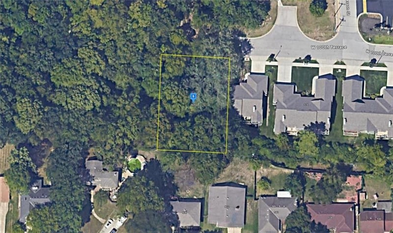 611 100th Ter, Kansas City, MO 64114