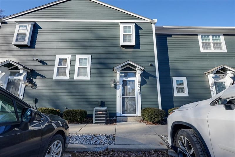 909 41st Pl, Kansas City, MO 64111