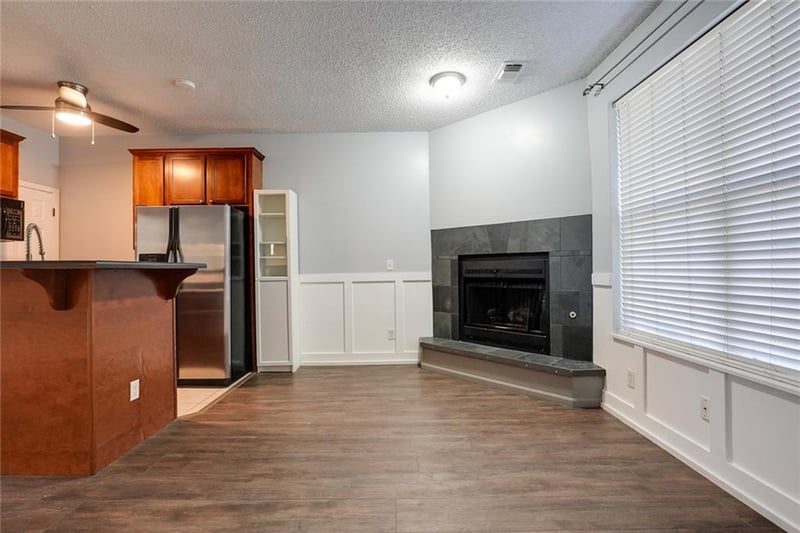 909 41st Pl, Kansas City, MO 64111