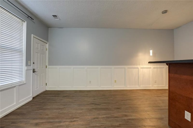 909 41st Pl, Kansas City, MO 64111