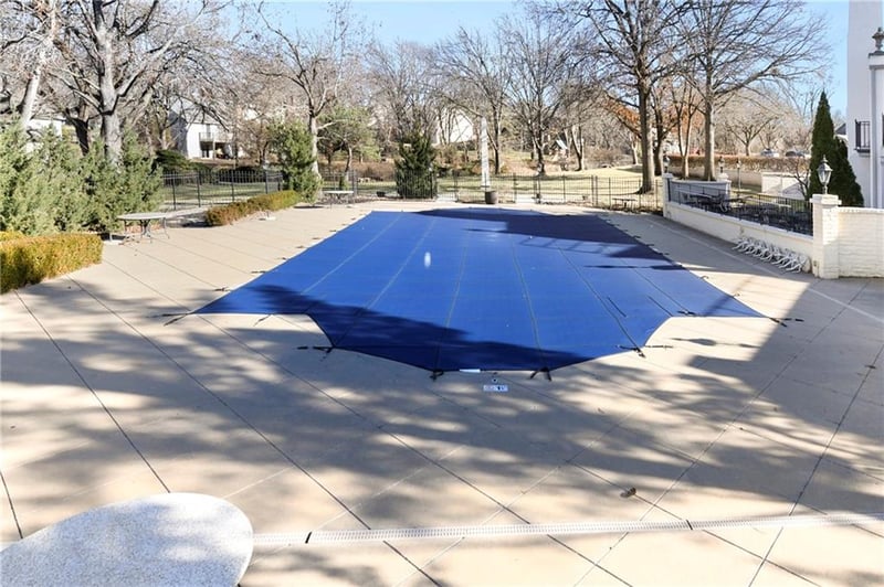 6708 109th St #E, Overland Park, KS 66211