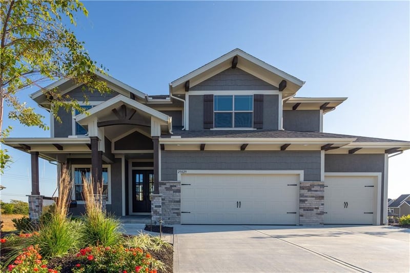 17374 163rd Ter, Olathe, KS 66062