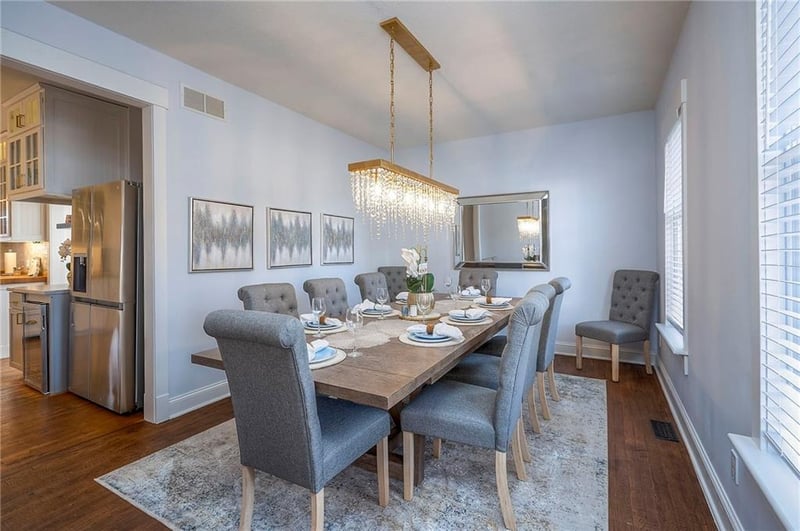 1323 Main St, Parkville, MO 64152