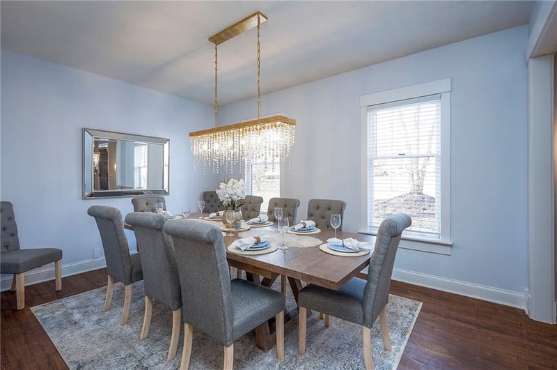 1323 Main St, Parkville, MO 64152