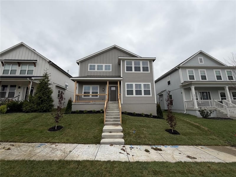 3920 Stoney Brook Dr, Lee's Summit, MO 64082