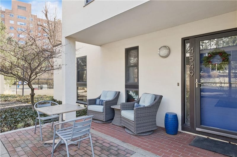 4549 Walnut St, Kansas City, MO 64111