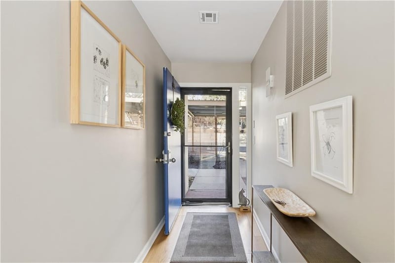 4549 Walnut St, Kansas City, MO 64111