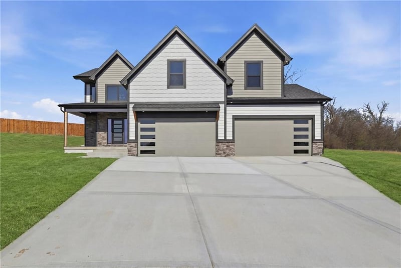 7901 Hoot Owl St, Blue Springs, MO 64014