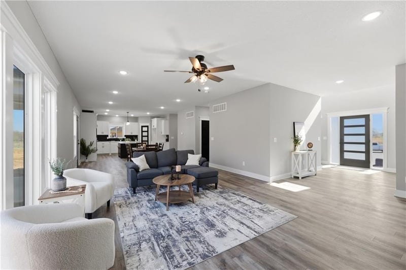 7901 Hoot Owl St, Blue Springs, MO 64014