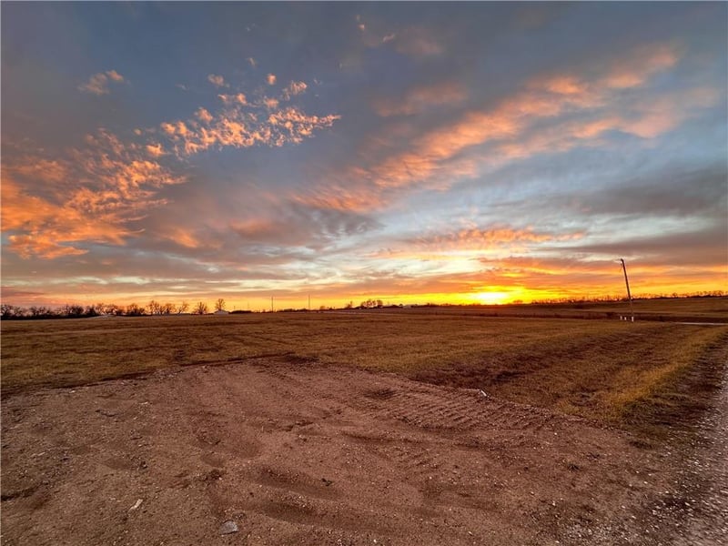 1002 750th Rd, Windsor, MO 65360