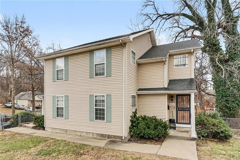 4200-4202 Flora Ave, Kansas City, MO 64110
