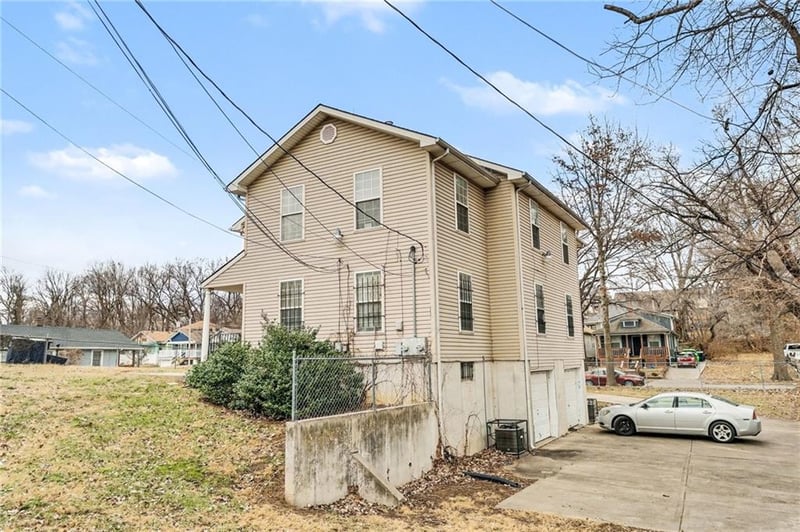 4200-4202 Flora Ave, Kansas City, MO 64110