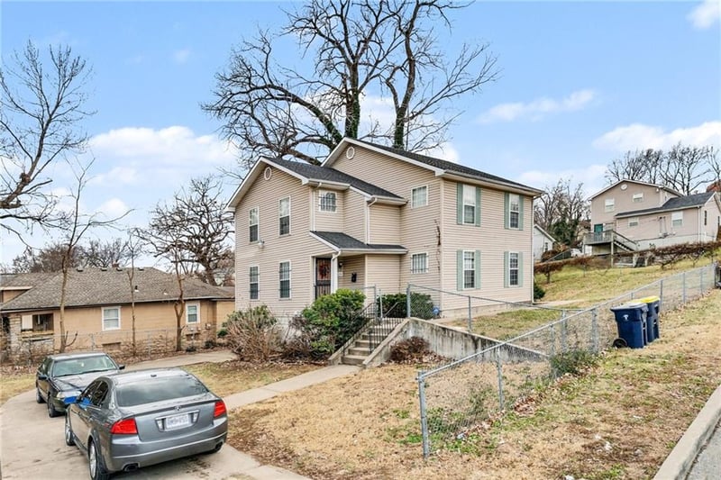 4200-4202 Flora Ave, Kansas City, MO 64110