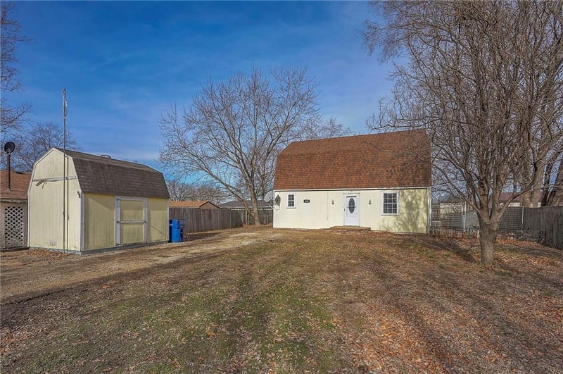 424 E 2nd St, Linwood, KS 66052
