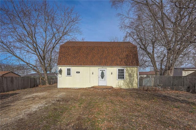 424 E 2nd St, Linwood, KS 66052