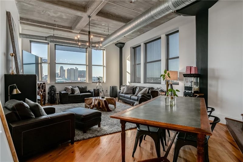 2107 Grand Ave #1001-1002, Kansas City, MO 64108