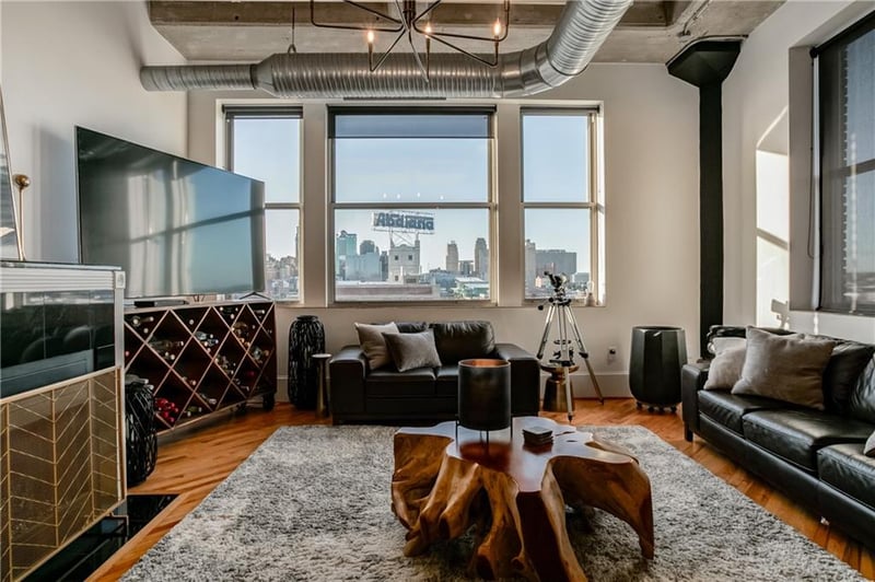 2107 Grand Ave #1001-1002, Kansas City, MO 64108