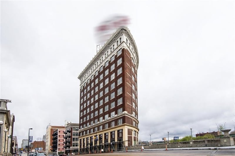 2107 Grand Ave #1001-1002, Kansas City, MO 64108