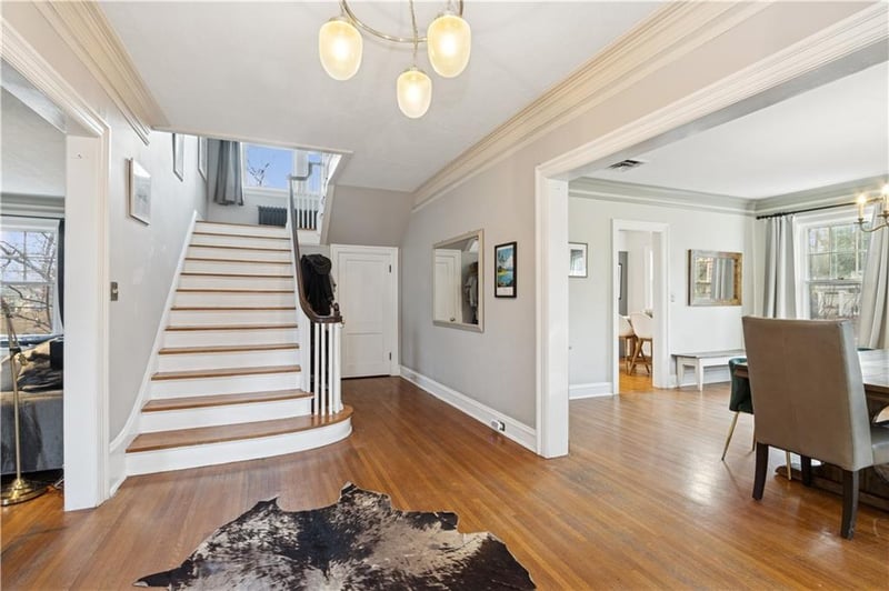 401 W 57 Ter, Kansas City, MO 64113
