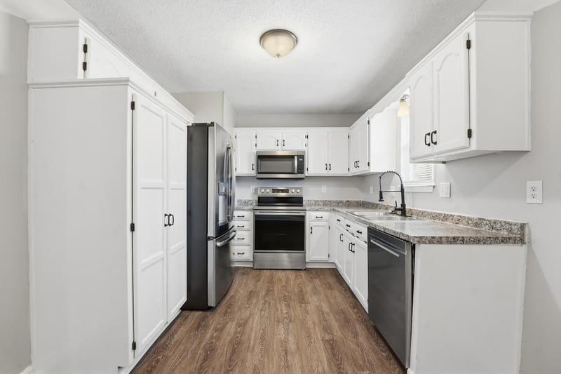 17403 Monte Verde Dr, Belton, MO 64012
