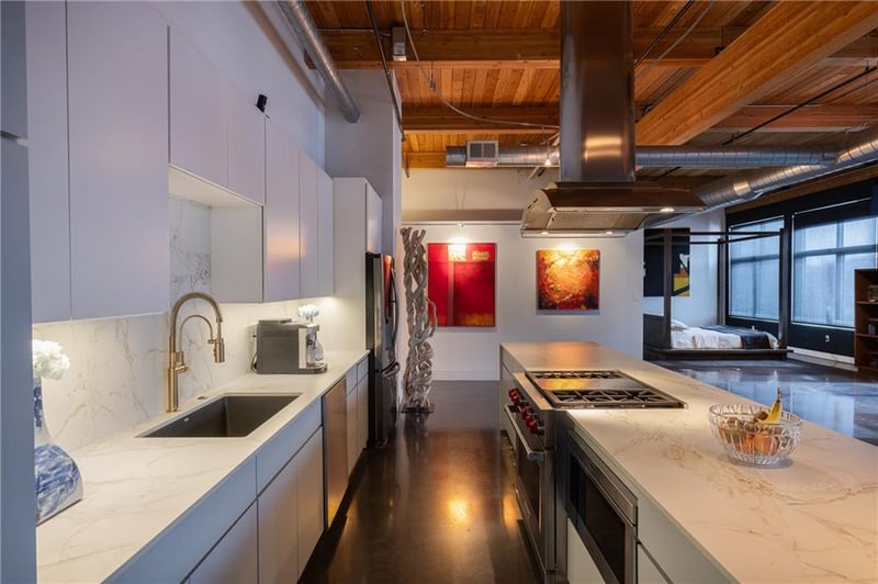 210 5th St #207, Kansas City, MO 64105