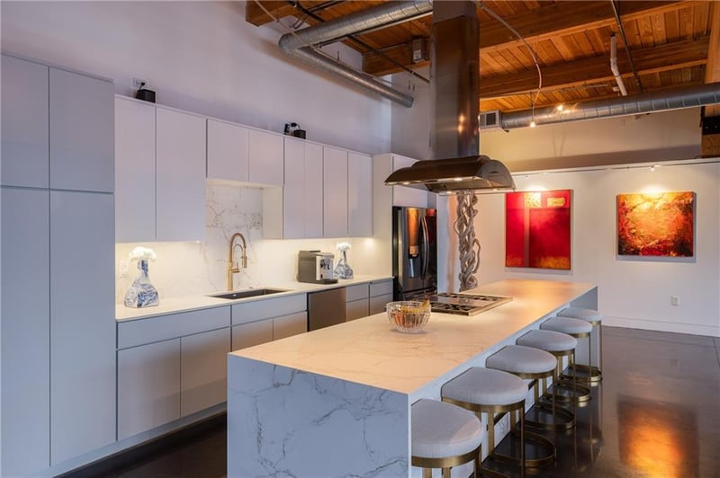 210 5th St #207, Kansas City, MO 64105